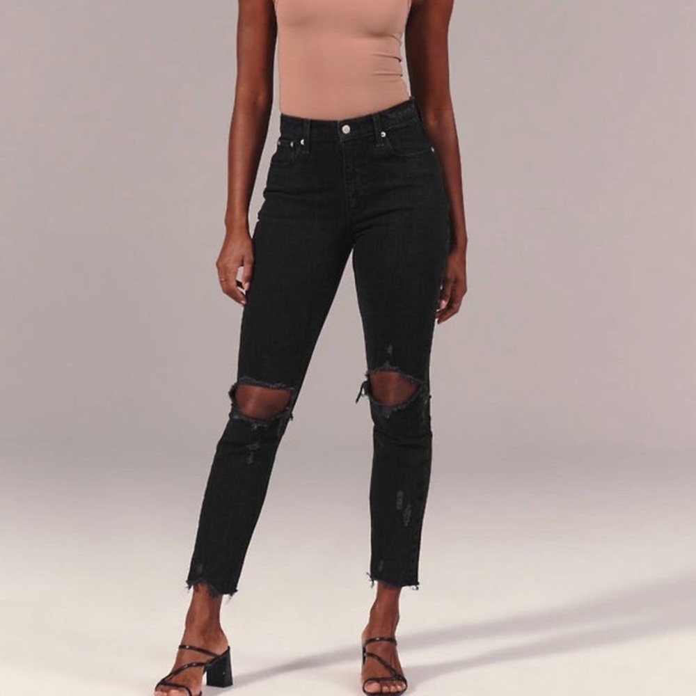 Abercrombie & Fitch Distressed High Rise Mom Jeans